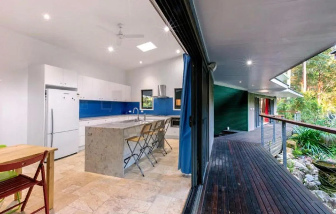 Dezen Accomodation Palmview Australia