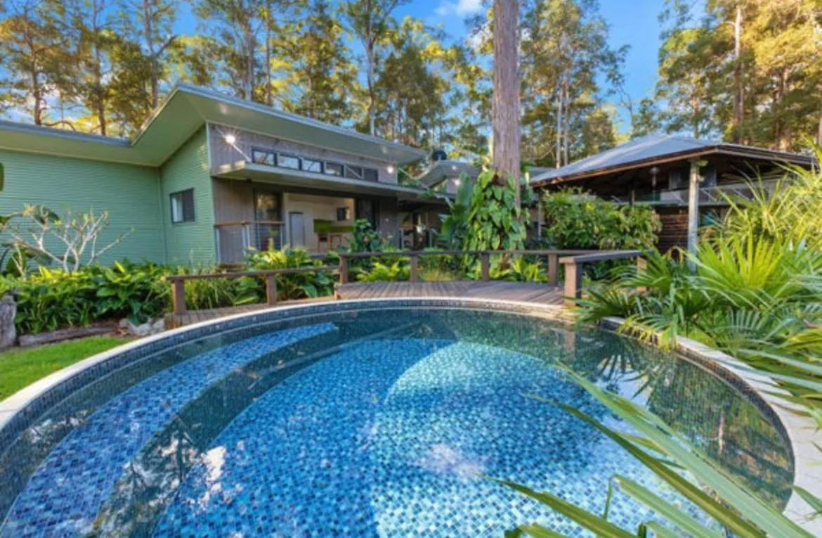 Dezen Accomodation Palmview Australia
