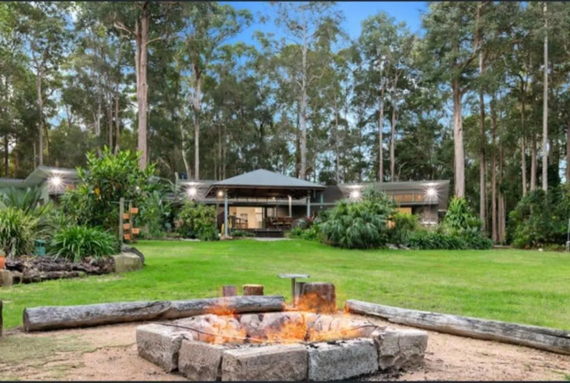 Dezen Accomodation Palmview Australia
